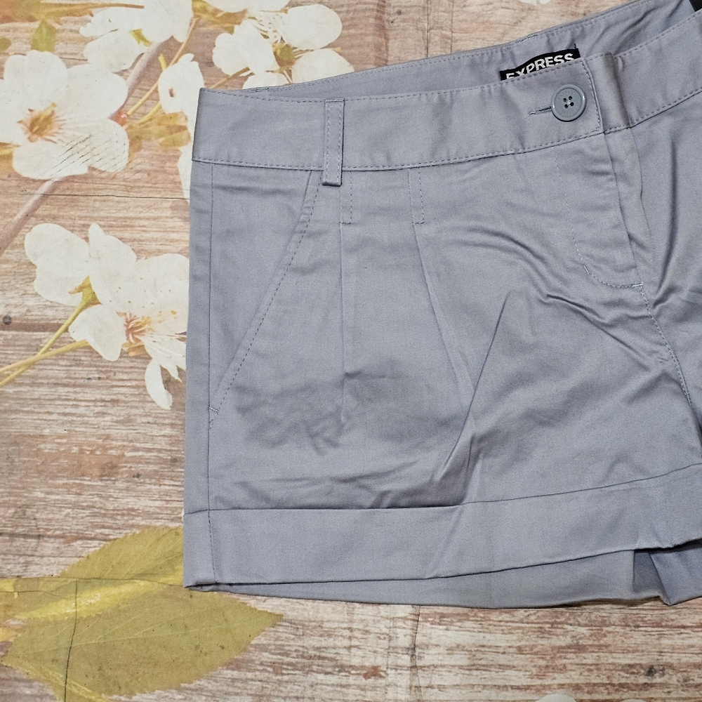 NWT Express Women's Gray Shorts sz 8 - Picture 2 of 7